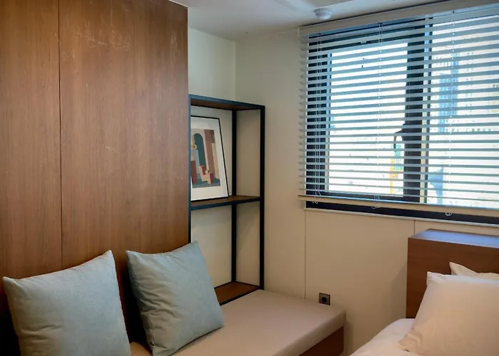 Constello Myeongdong 4*