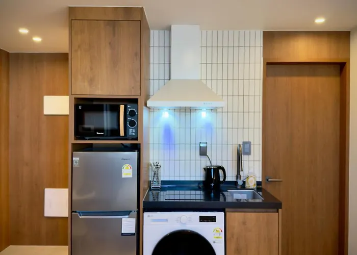 Constello Myeongdong 4*