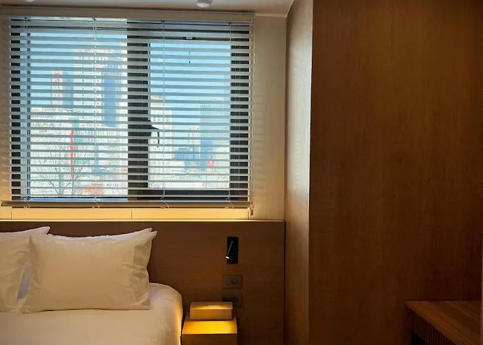 Constello Myeongdong 4*