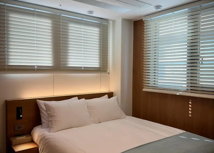 Constello Myeongdong 4*